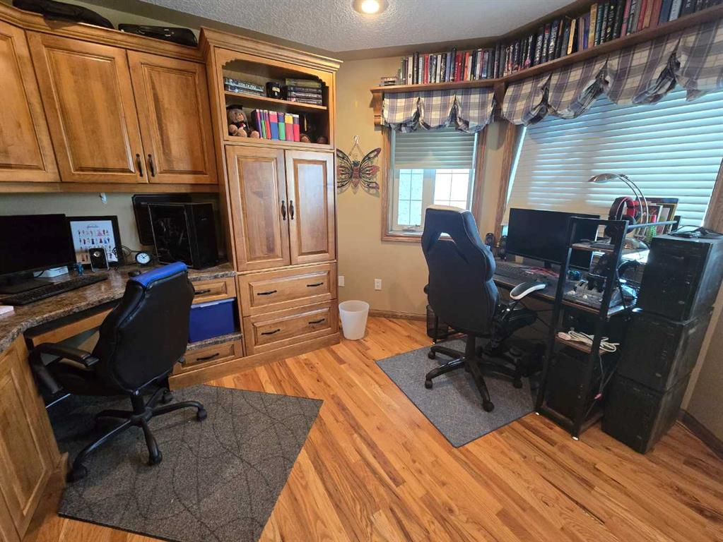 28244 Highway 590, Rural Red Deer County, Alberta, T4G 0E6 (102954960)