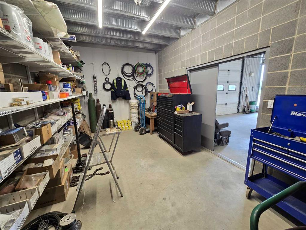 28244 Highway 590, Rural Red Deer County, Alberta, T4G 0E6 (102954960)