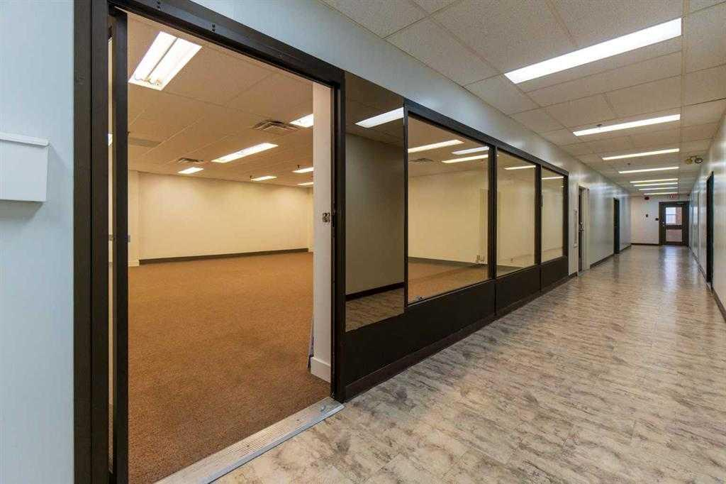 4929 Ross Street, Red Deer, Alberta, T4N 1X9 (102971555)