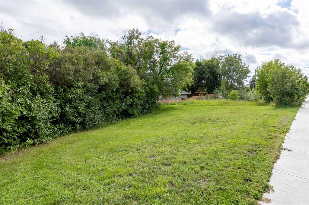 5303 60 Street, Red Deer, Alberta, T4N 5J6 (103942914)