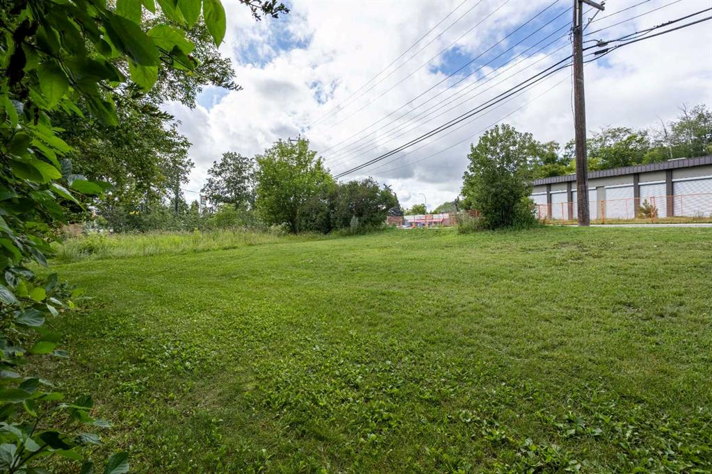 5303 60 Street, Red Deer, Alberta, T4N 5J6 (103942914)