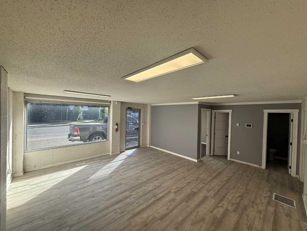 5912 54 Avenue, Red Deer, Alberta, T4N 4M7 (104540970)