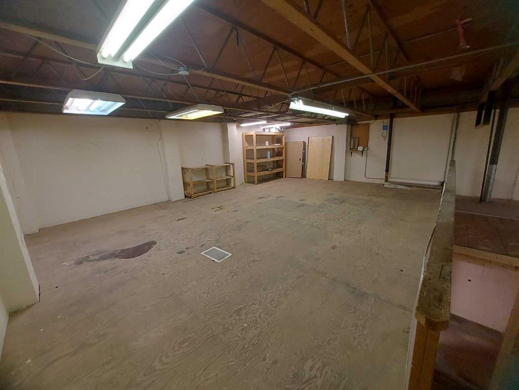 5912 54 Avenue, Red Deer, Alberta, T4N 4M7 (104540970)