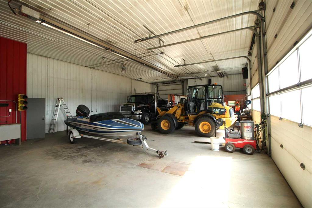 3208 52 Avenue, Innisfail, Alberta, T4G1E2 (104676485)