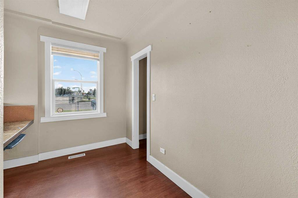 4926 45 Street, Red Deer, Alberta, T4N 1K6 (104749541)