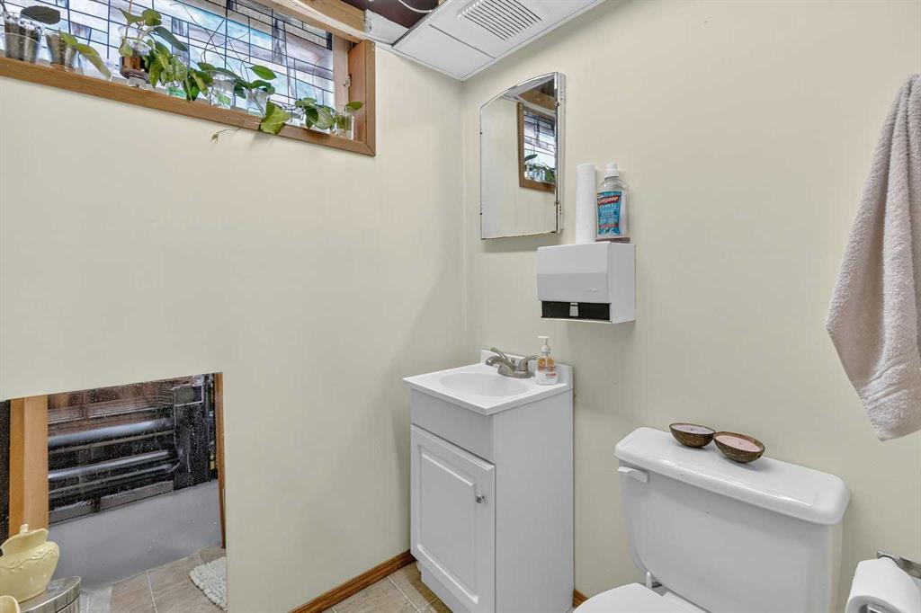 4926 45 Street, Red Deer, Alberta, T4N 1K6 (104749541)