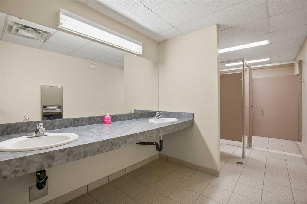 5007 46 Street, Sylvan Lake, Alberta, T4S 1C2 (104881444)