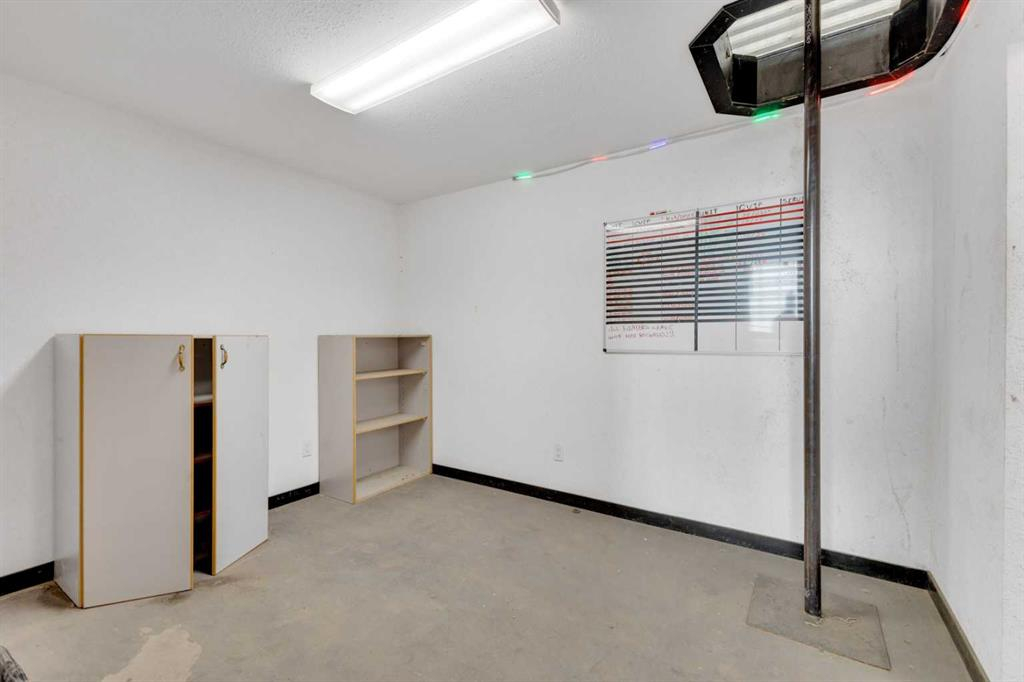 4212 Hewlett Drive, Rural Red Deer County, Alberta, T4S 2B3 (105199707)