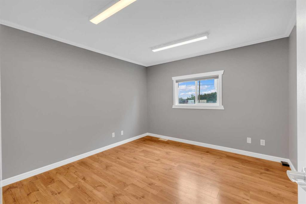 4212 Hewlett Drive, Rural Red Deer County, Alberta, T4S 2M4 (105199707)