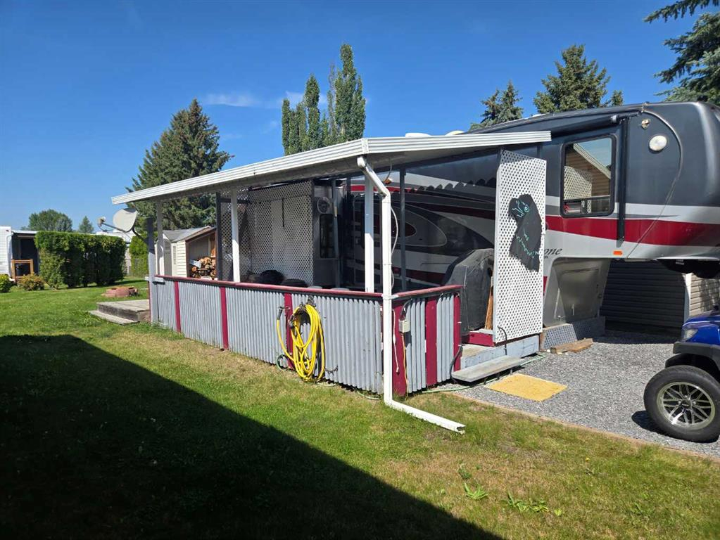 74 Carefree Resort, Rural Red Deer County, Alberta, T4G 0K6 (105361057)