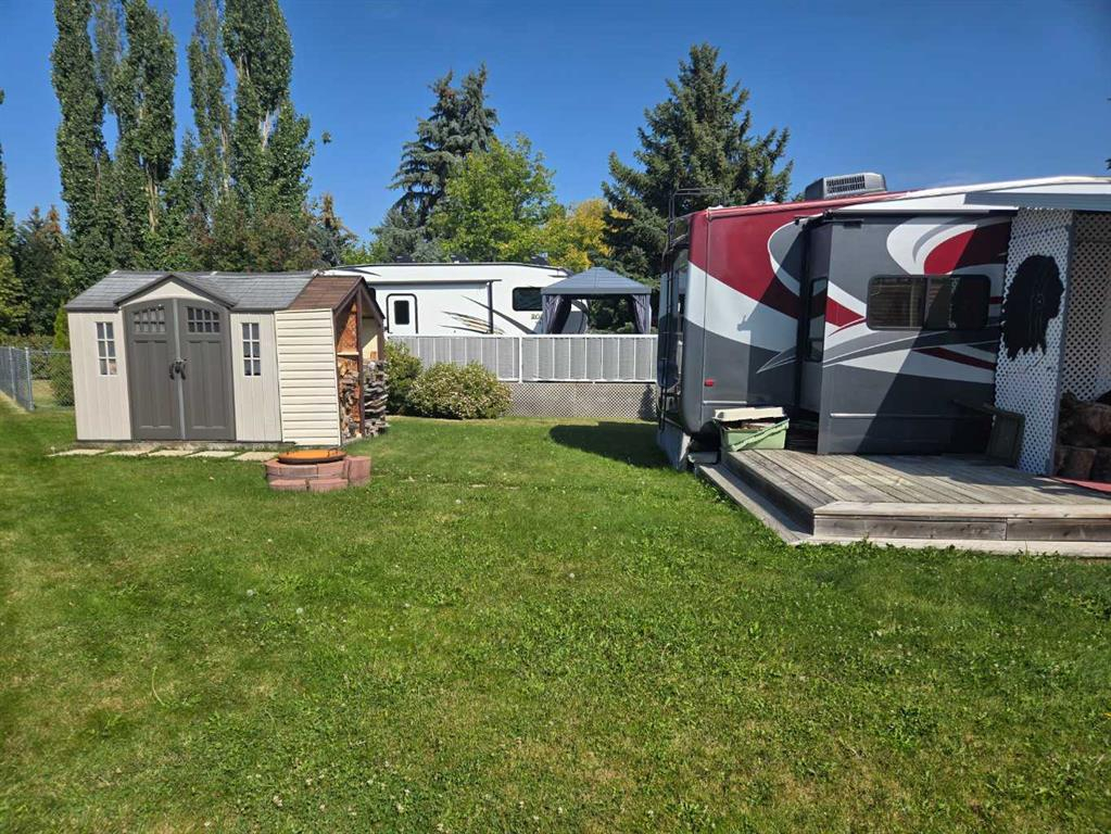 74 Carefree Resort, Rural Red Deer County, Alberta, T4G 0K6 (105361057)