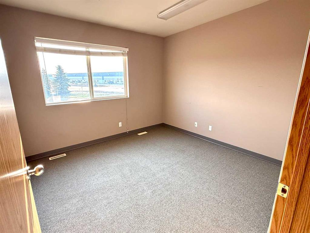 8 Van Der Horn Way, Rural Red Deer County, Alberta, T4S 2M4 (105393519)