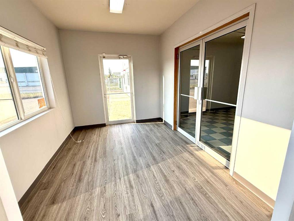 8 Van Der Horn Way, Rural Red Deer County, Alberta, T4S 2M4 (105393519)