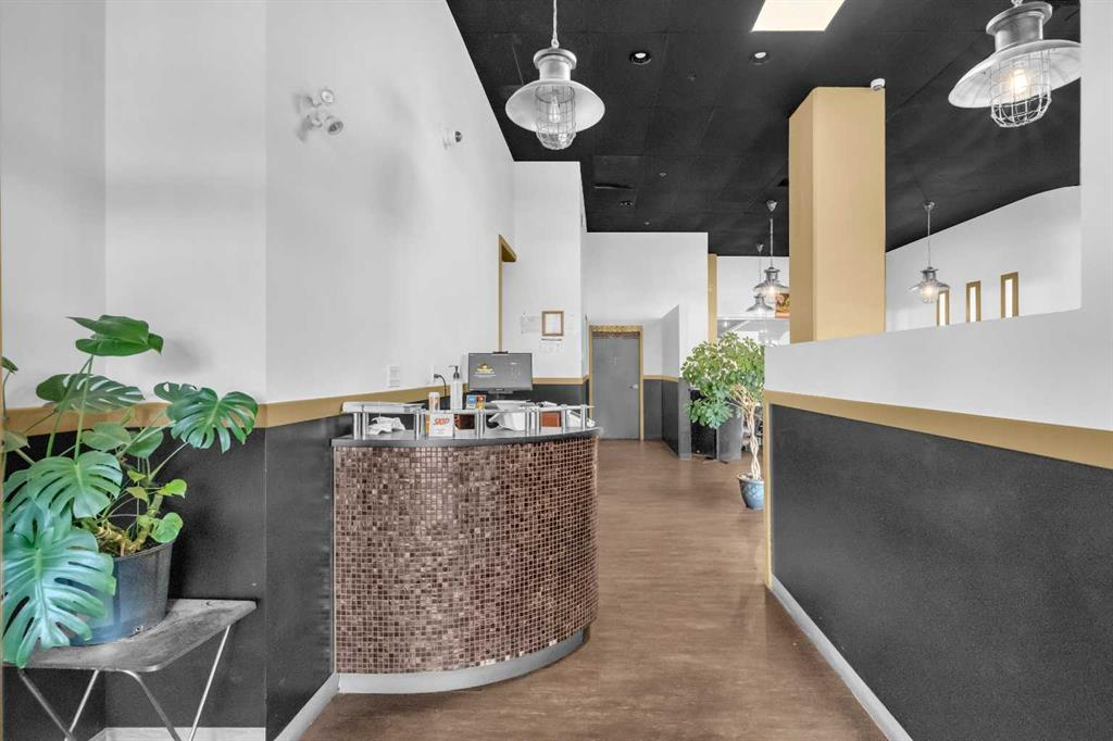 104-4909 49 Street, Red Deer, Alberta, T4B 1V1 (105399482)