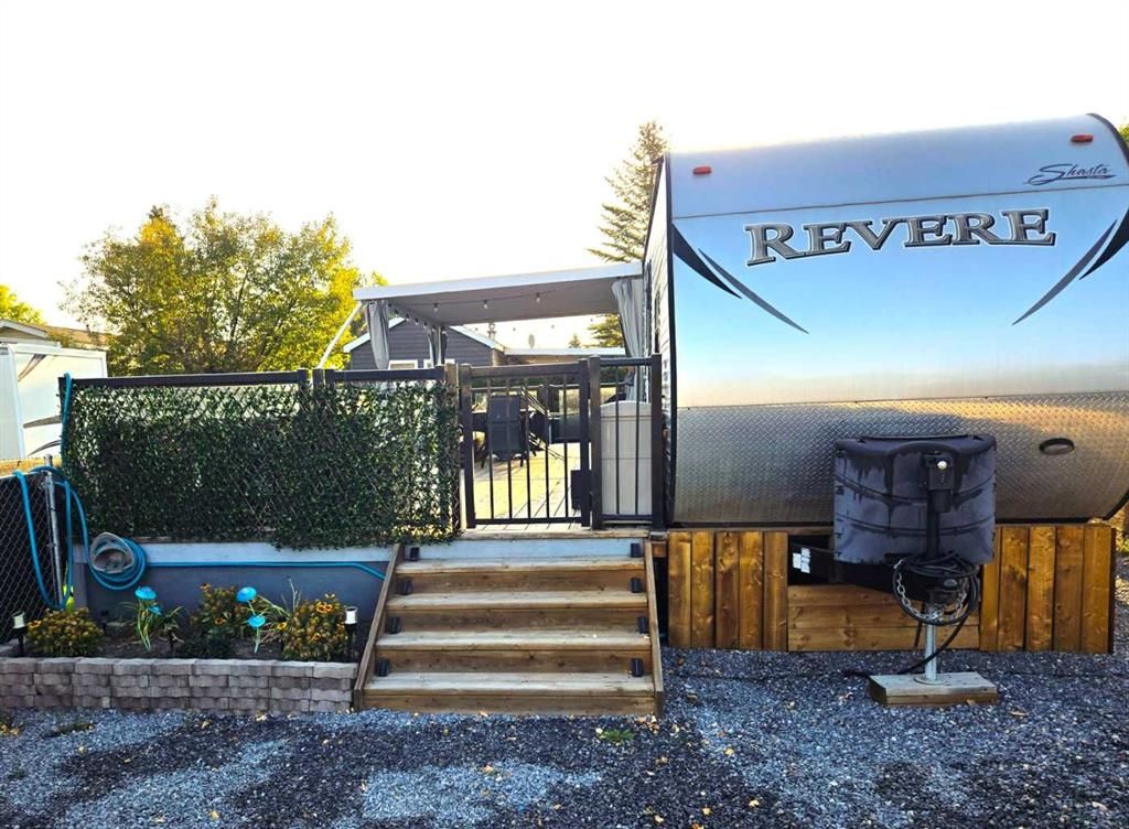 785 Carefree Resort, Rural Red Deer County, Alberta, T4G 0K6 (105655060)