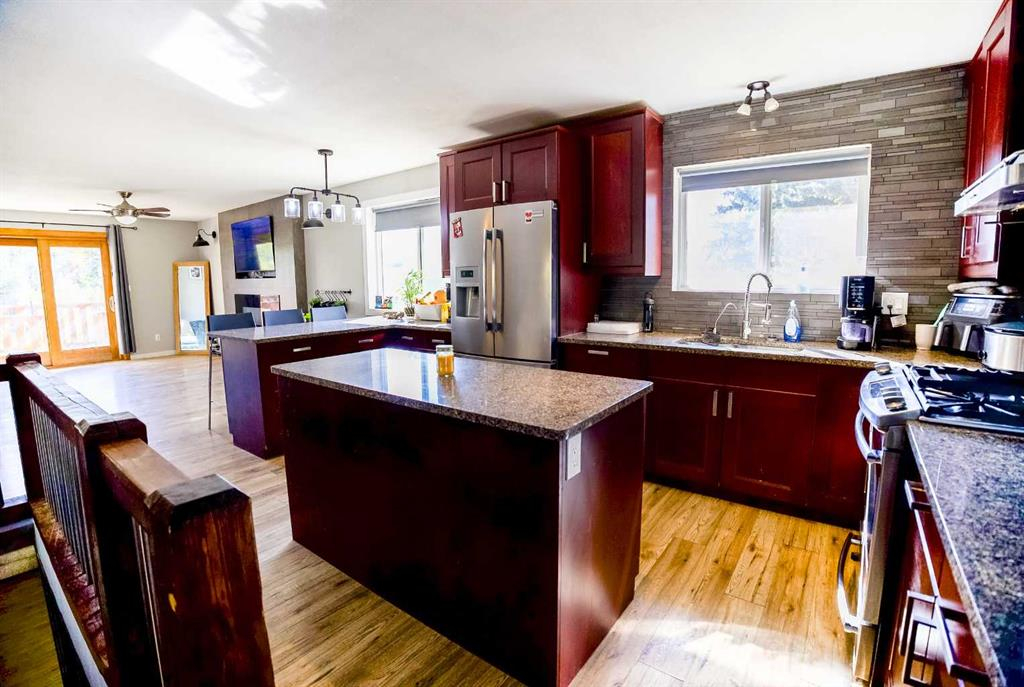 27006 Township Road 405.5 Township, Rural Lacombe County, Alberta, T4L 1X1 (105720633)