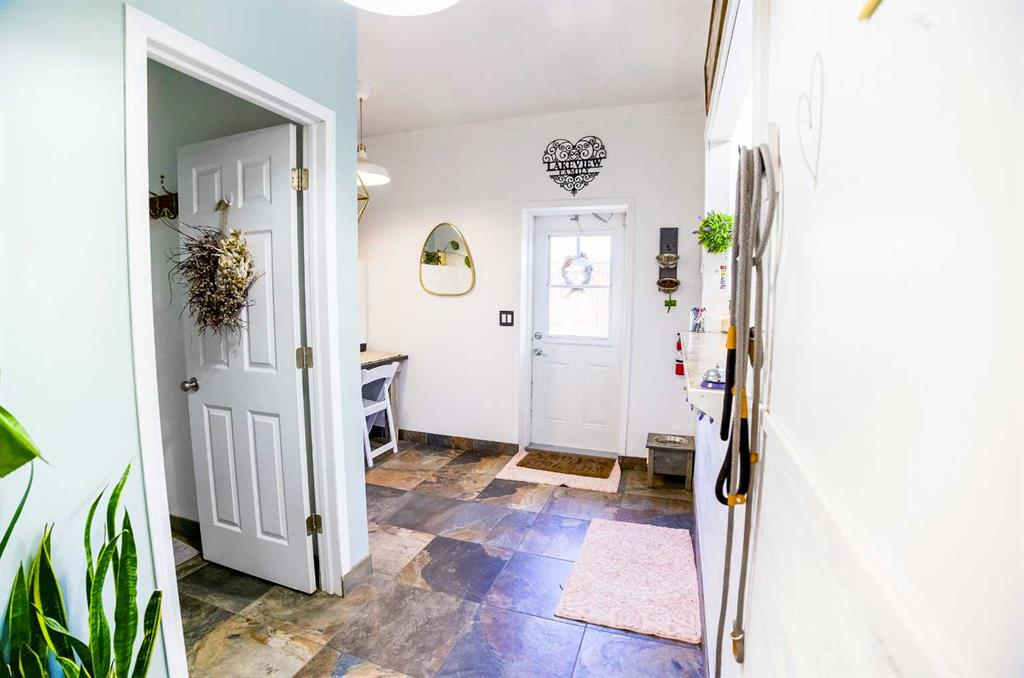 27006 Township Road 405.5 Township, Rural Lacombe County, Alberta, T4L 1X1 (105720633)