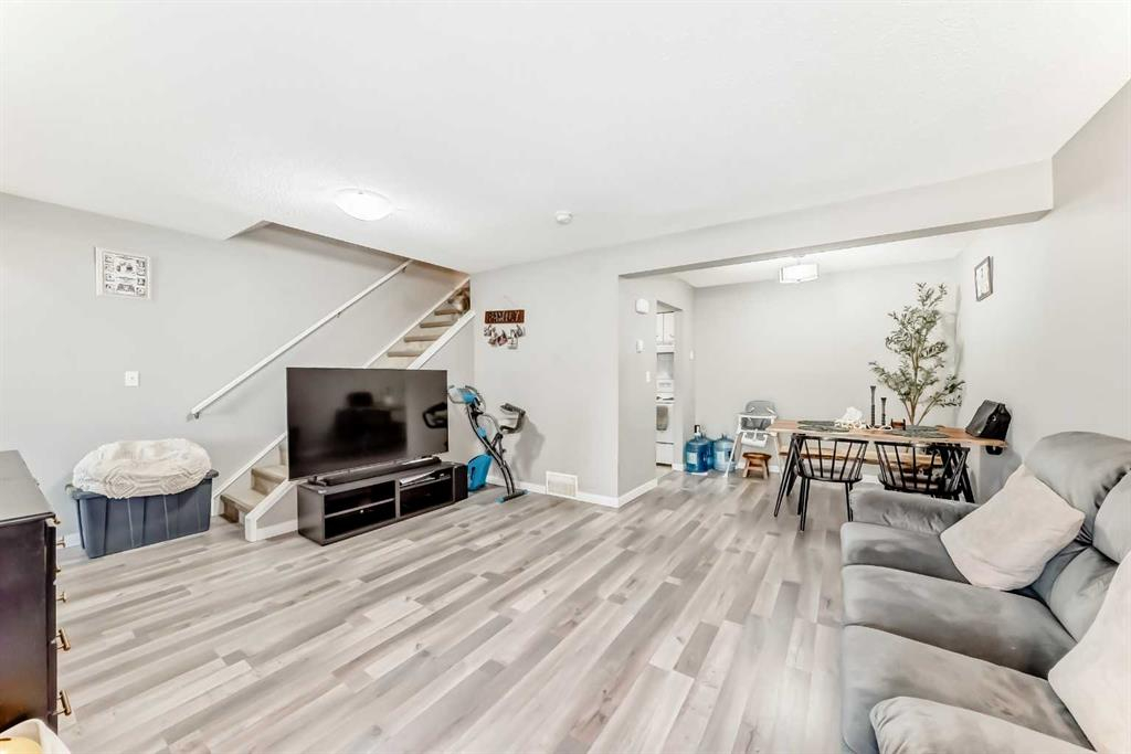 4611 50 Street, Red Deer, Alberta, T4N 2C2 (105792720)