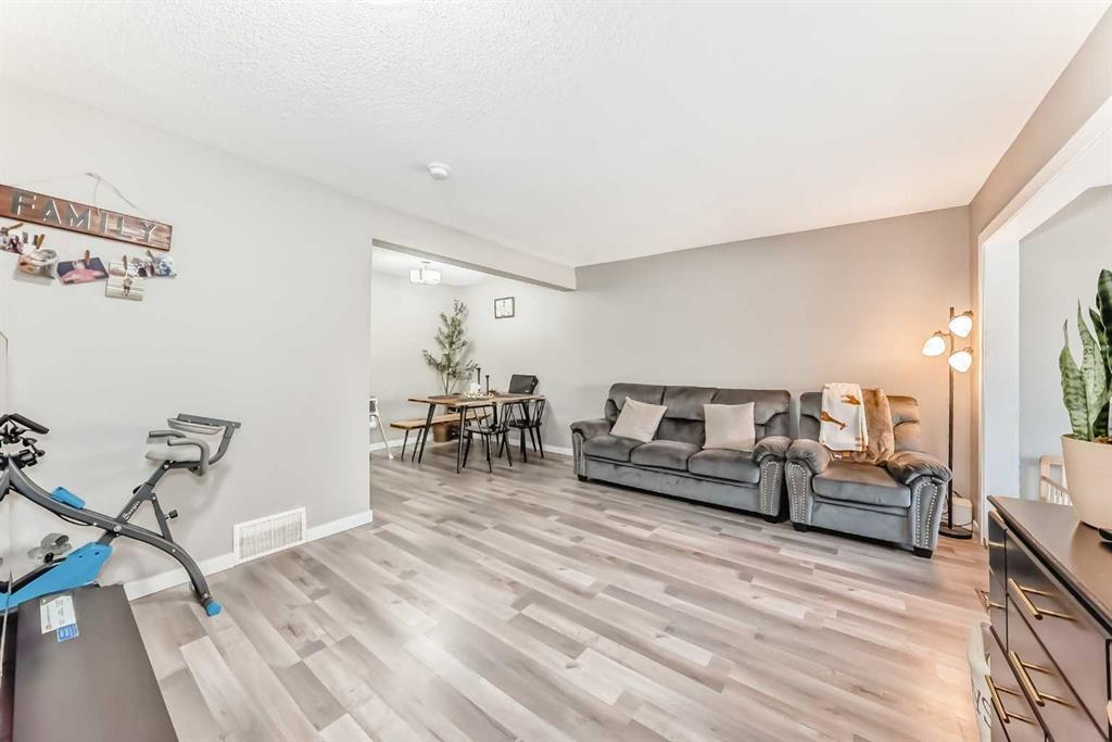 4611 50 Street, Red Deer, Alberta, T4N 2C2 (105792720)