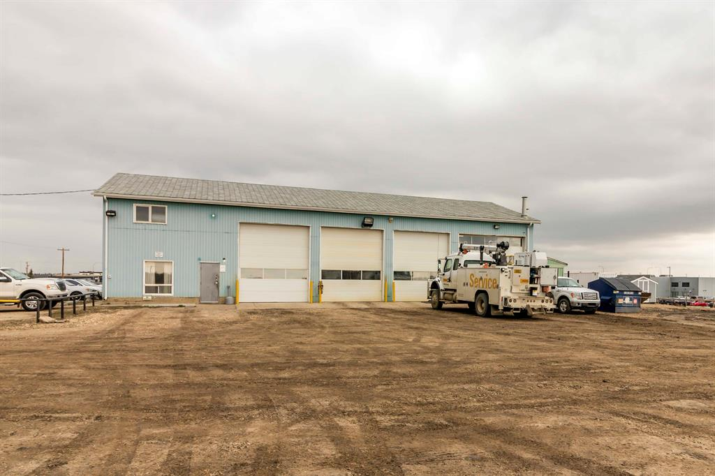 3 McKenzie Drive, Rural Red Deer County, Alberta, T4S 2H4 (105813928)