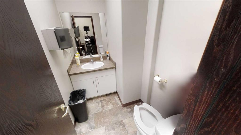 102-5229 50 Avenue, Red Deer, Alberta, T4N4B4 (105889887)