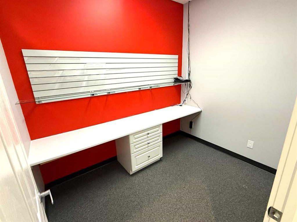 A105-5212 48 Street, Red Deer, Alberta, T4N 7C3 (105975960)