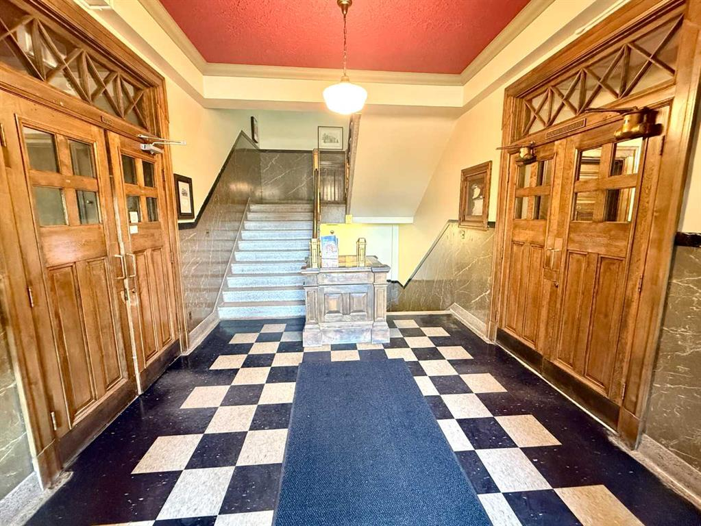 107 & 108-4836 50 Street, Red Deer, Alberta, T4N1X4 (106052944)