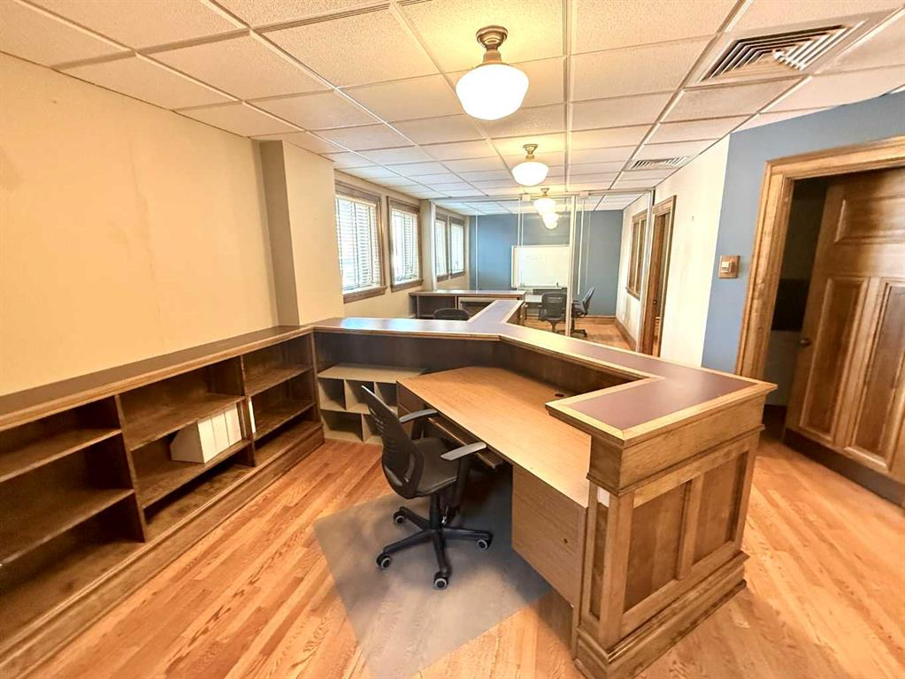 107 & 108-4836 50 Street, Red Deer, Alberta, T4N1X4 (106285229)