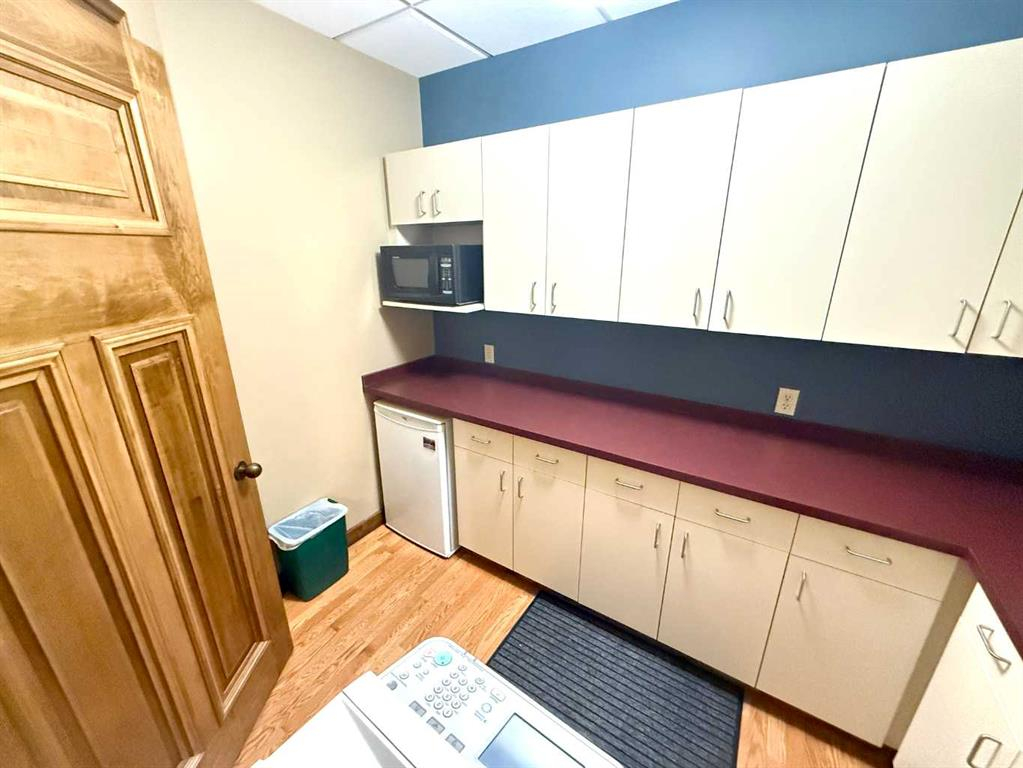 107 & 108-4836 50 Street, Red Deer, Alberta, T4N1X4 (106285229)