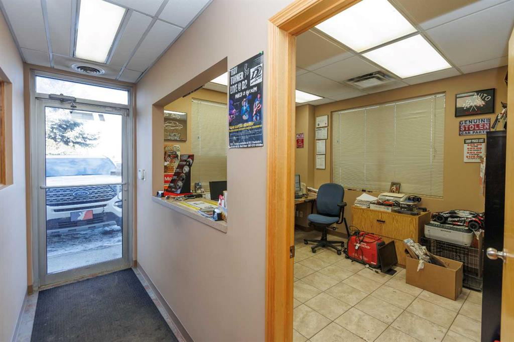 2-8121 49 Avenue Close, Red Deer, Alberta, T4P 2V5 (106436019)