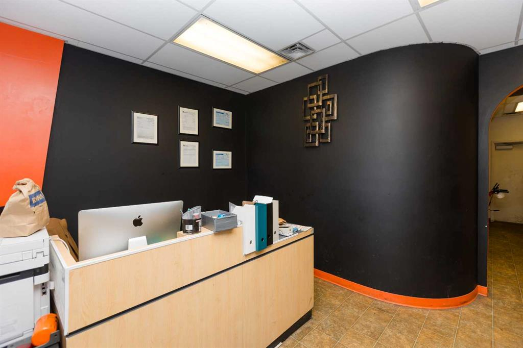 1-8121 49 Avenue Close, Red Deer, Alberta, T4P 2V5 (106436534)