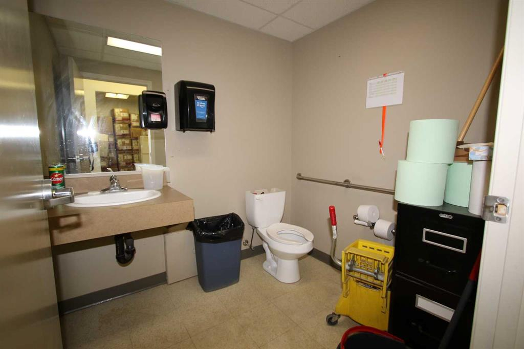 7-7621 Edgar Industrial Drive, Red Deer, Alberta, T4P 3R2 (106456437)