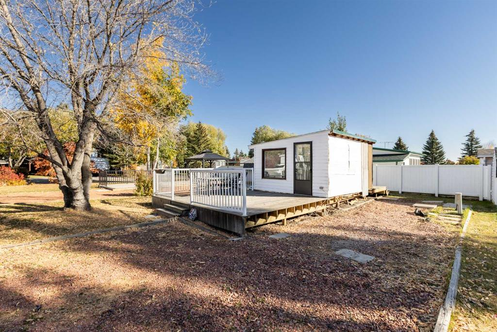 52 Points West Resort, Sylvan Lake, Alberta, T4S 1T3 (106570375)