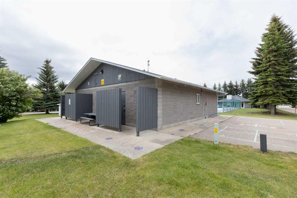 52 Points West Resort, Sylvan Lake, Alberta, T4S 1T3 (106570375)