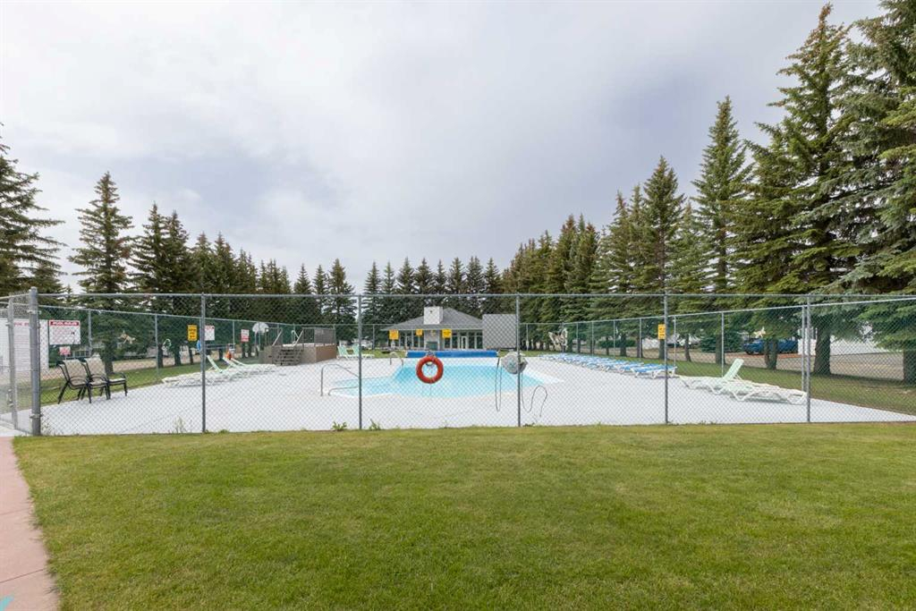 52 Points West Resort, Sylvan Lake, Alberta, T4S 1T3 (106570375)
