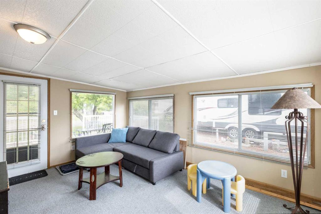 52 Points West Resort, Sylvan Lake, Alberta, T4S 1T3 (106570375)