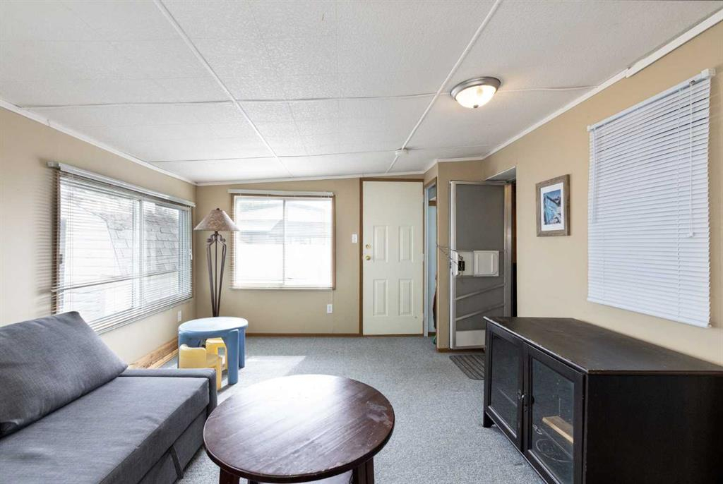 52 Points West Resort, Sylvan Lake, Alberta, T4S 1T3 (106570375)