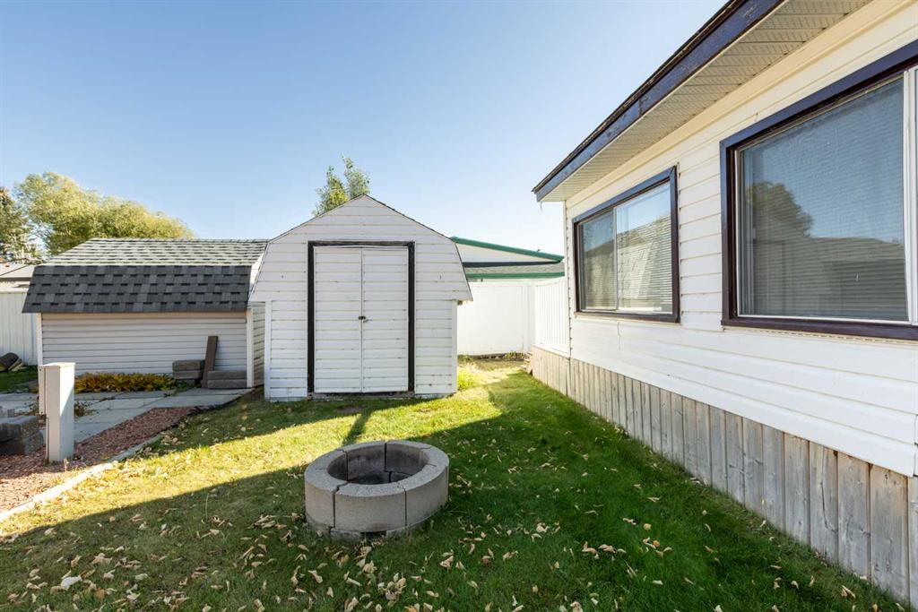 52 Points West Resort, Sylvan Lake, Alberta, T4S 1T3 (106570375)