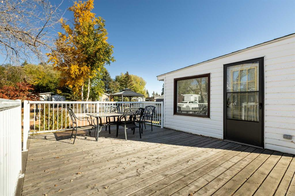 52 Points West Resort, Sylvan Lake, Alberta, T4S 1T3 (106570375)