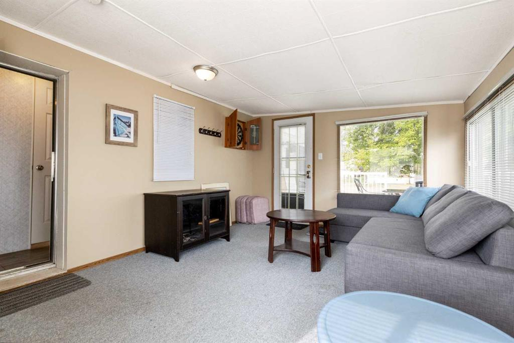 52 Points West Resort, Sylvan Lake, Alberta, T4S 1T3 (106570375)