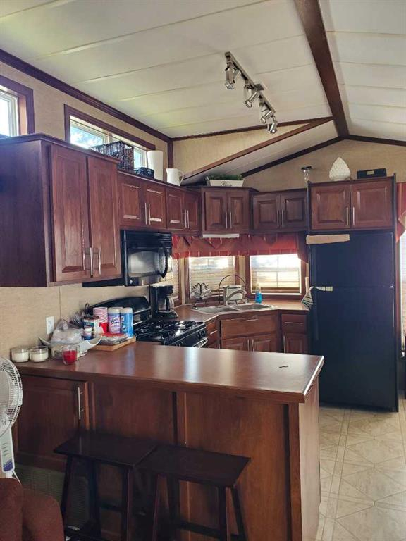 61 Points West Resort, Sylvan Lake, Alberta, T4S1T3 (106738356)