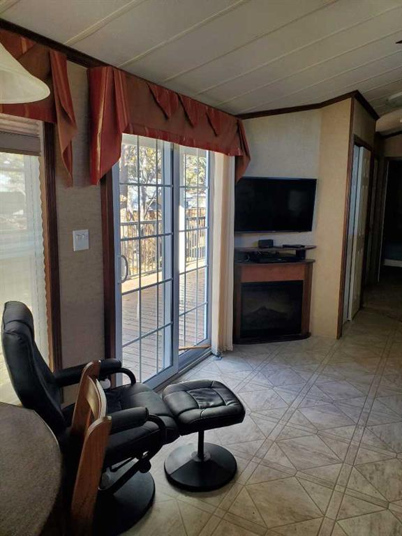 61 Points West Resort, Sylvan Lake, Alberta, T4S1T3 (106738356)