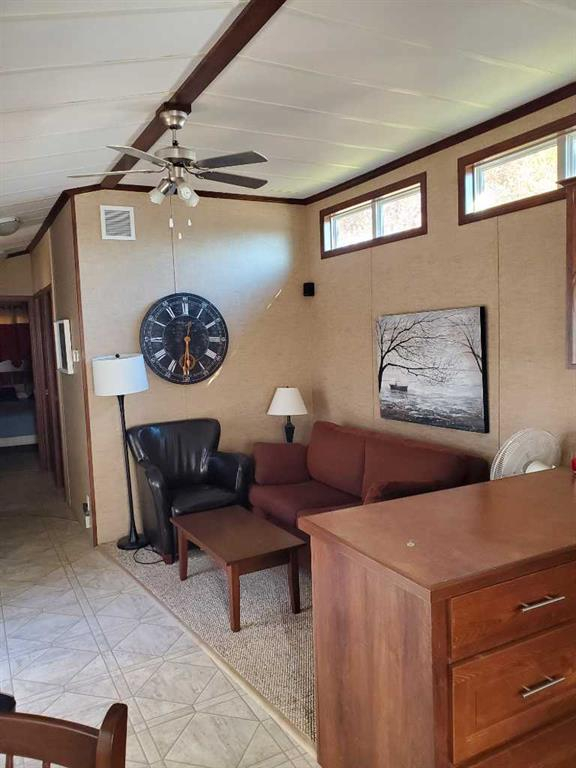 61 Points West Resort, Sylvan Lake, Alberta, T4S1T3 (106738356)