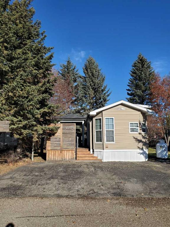 61 Points West Resort, Sylvan Lake, Alberta, T4S1T3 (106738356)