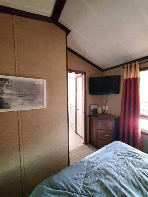 61 Points West Resort, Sylvan Lake, Alberta, T4S1T3 (106738356)