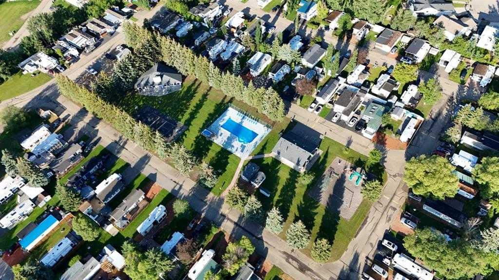 61 Points West Resort, Sylvan Lake, Alberta, T4S1T3 (106738356)