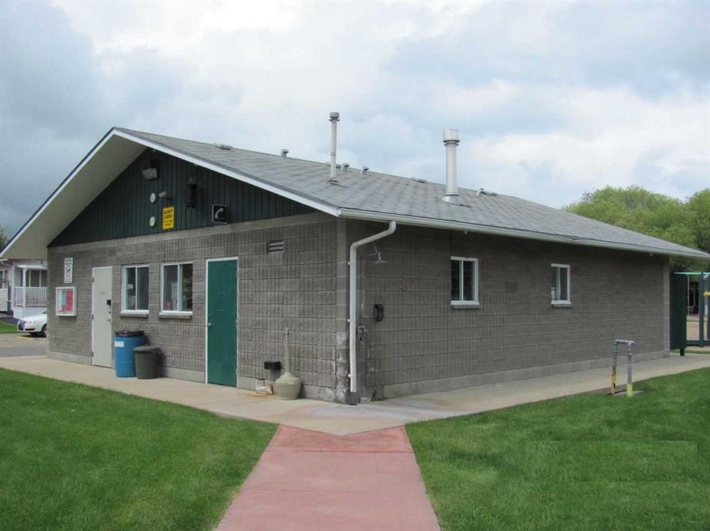 61 Points West Resort, Sylvan Lake, Alberta, T4S1T3 (106738356)