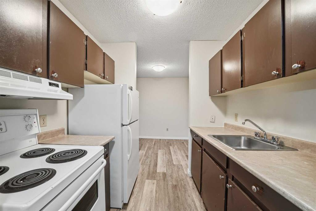 4746 55 Street, Red Deer, Alberta, T4N 2J1 (106743579)