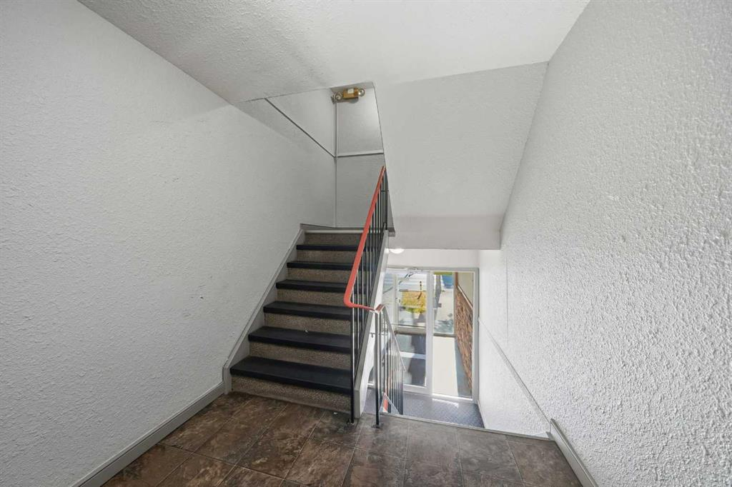 4746 55 Street, Red Deer, Alberta, T4N 2J1 (106743579)