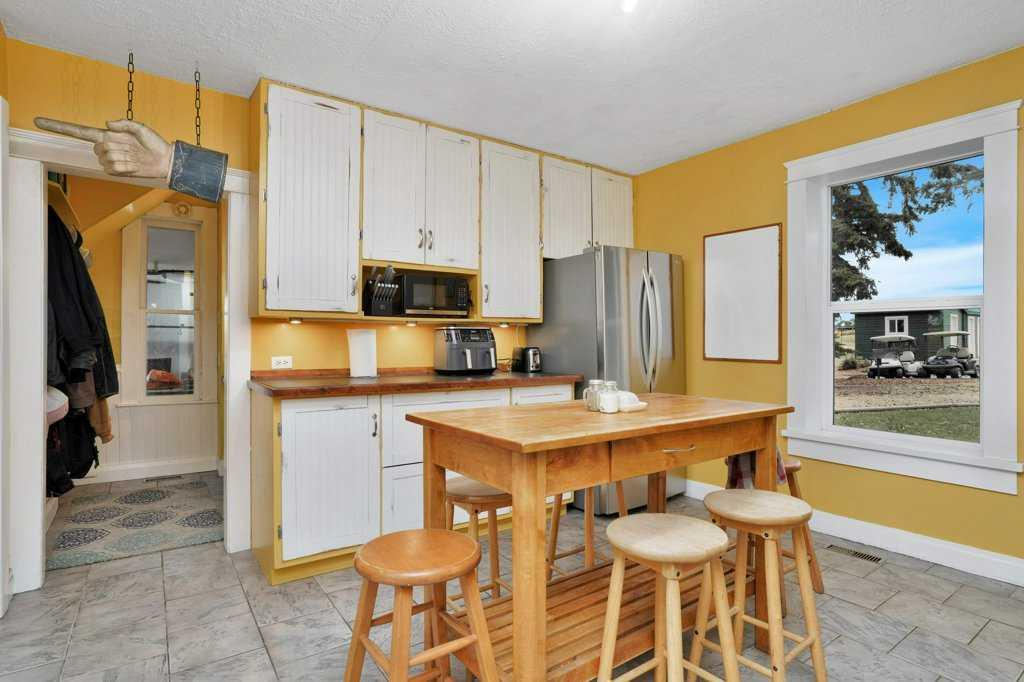 39212A- Highway 766 Highway, Rural Lacombe County, Alberta, T0M 0X0 (107005030)